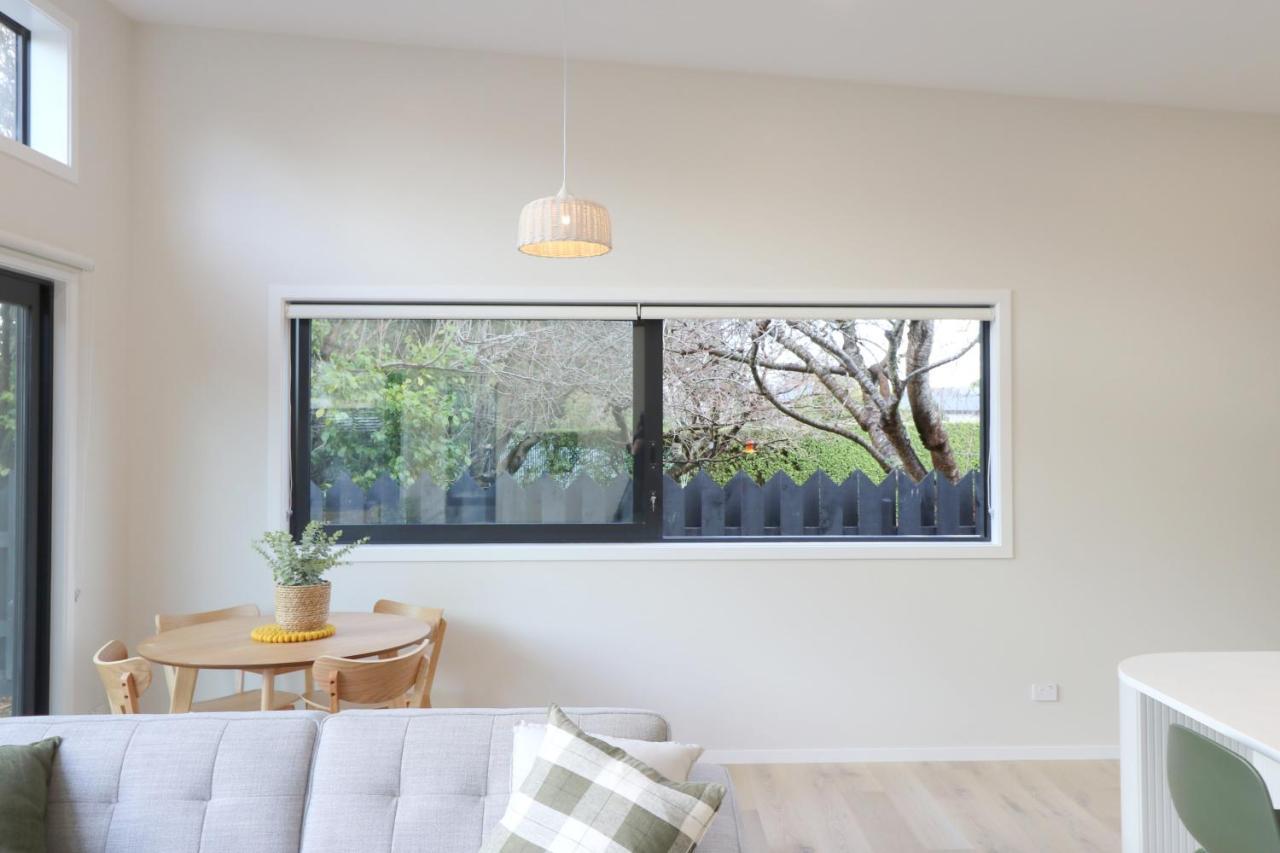 The Mod Box Villa Invercargill Exterior photo